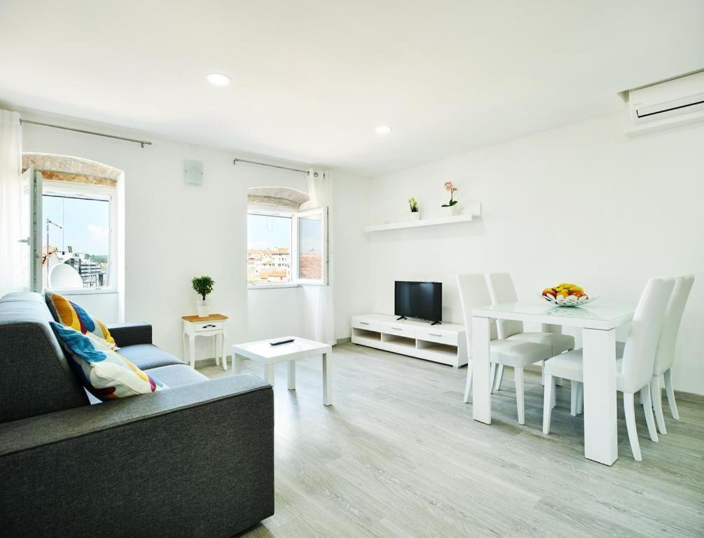Roviv Apartments In The Old Town By Irundo Rovinj Exterior photo